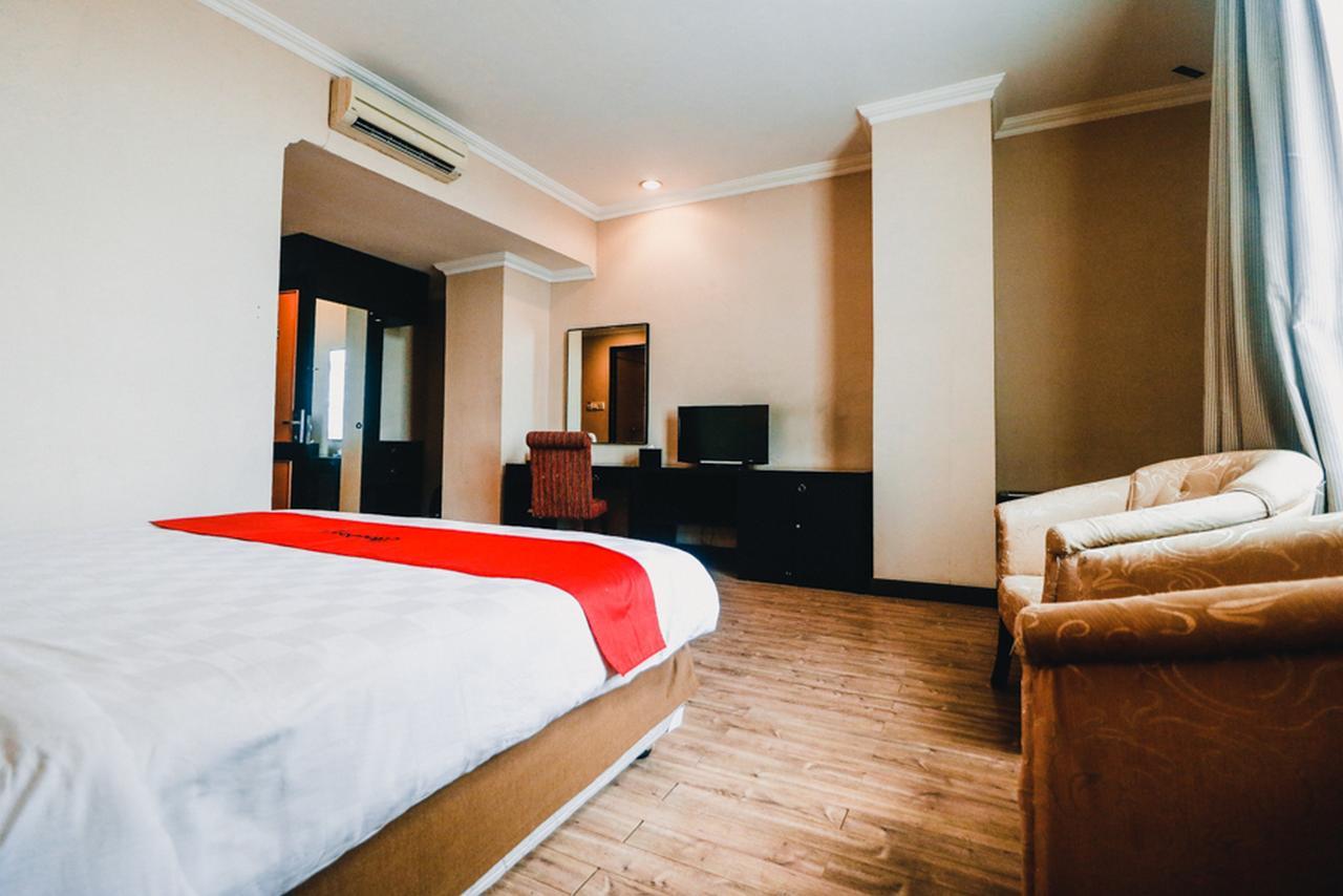 Reddoorz Premium @Jalan Jendral Sudirman Palembang Hotel Exterior foto